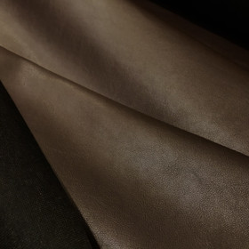 Keinonahka: Tummanruskea