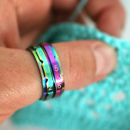 KnitPro: Kerroslaskuri - sormus, monivärinen, useita eri kokoja 