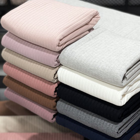 Leveä ribbitrikoo: Nude