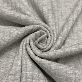 Leveä ribbitrikoo: Meleerattu vaalenharmaa