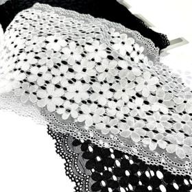 Joustava pitsi 17,5cm, musta ja valkoinen