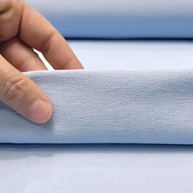 Joustocollege: Vaaleansininen