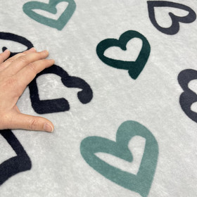 Polar fleece: Suuret sydämet, vaaleanharmaa