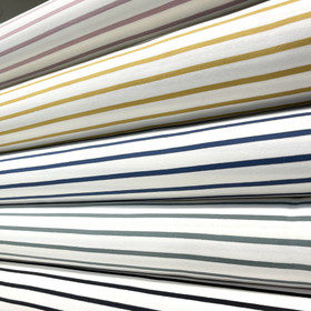 Raitajoustocollege: Musta - luonnonvalkoinen