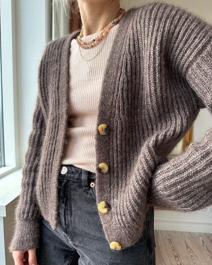 PetiteKnit: Agnete Cardigan -neuleohje 