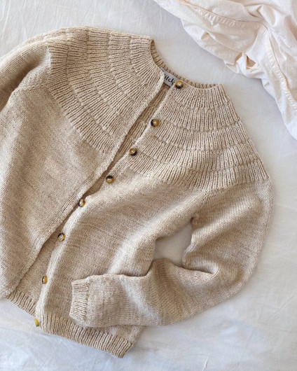 PetiteKnit: Anker’s Cardigan – My Size -neuleohje (englanniksi)