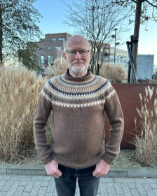 PetiteKnit: Celeste Sweater Man -neuleohje (englanniksi)