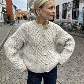 PetiteKnit: Dagmar Jacket -neuleohje 