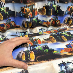 Digitrikoo: Punaiset ja oranssit traktorit, vaaleansininen - taivaansininen 