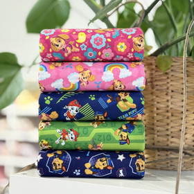 Ryhmä Hau -trikookangas: Kaja, Halti ja kukat, pinkki