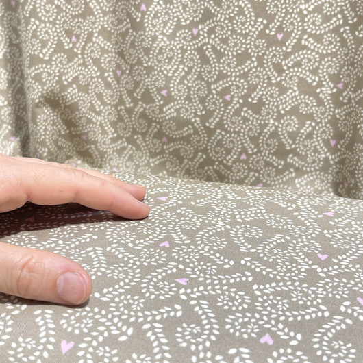 Puuvilla: Köynnökset ja sydämet, beige - vaaleanpunainen