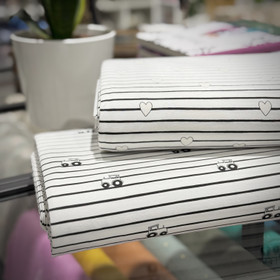 Trikoo: Uv-kangas Pienet traktorit, sininen - keltainen