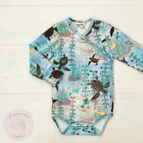 Merenneidon ompelimo: Kilpikonnien matkassa 2.0 luomutrikoo, sininen