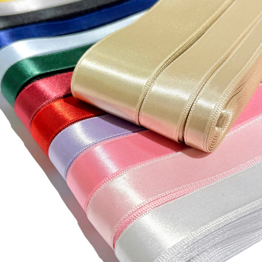 Satiininauha: 40mm - 10m, useita eri värejä