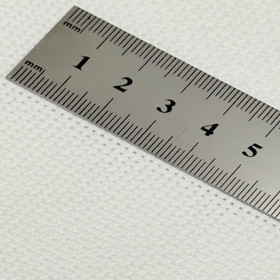 Aidakangas: Ristipisto- ja kirjontakangas 50 x 70cm, 5,6 ruutua / 1cm