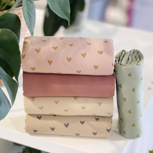 Ribbitrikoo: Sydämet, tumma beige
