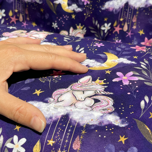 Digitrikoo: Nukkuvat yksisarviset ja kuut, tummansininen - violetti - vaaleanpunainen
