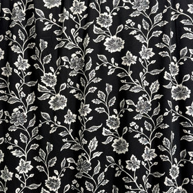 Viskoositrikoo: Valkoiset kukkaköynnökset, musta