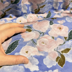 Viskoositrikoo: Hennot roosat ruusut, taivaansininen