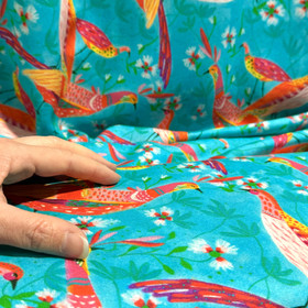 Kudottu viskoosi: Linnut, turkoosi - pinkki - punainen