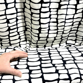 Kudottu viskoosi - puuvilla: Krokotiili, musta - luonnonvalkoinen 