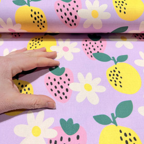 Canvas: Mansikat, laventeli - vaaleanpunainen - keltainen