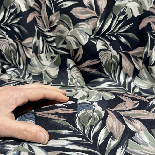Puuvillapopliini: Lehdet, musta - murrettu vihreä - jeans - murrettu punaruskea