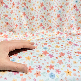 Digitrikoo: Piirretyt kukat, valkoinen - roosa - sininen - persikka