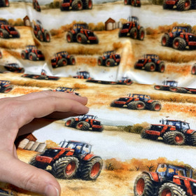 Digitrikoo: Pienet traktorit pellolla, valkoinen - kameli - punainen