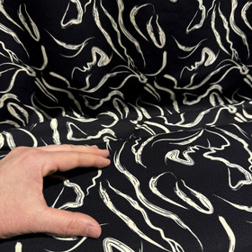 Viskoosi twill: Luonnonvalkoiset koukerot, musta - luonnonvalkoinen