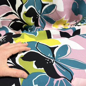 Kudottu viskoosi: Suuret lehdet, valkoinen - petrooli - keltainen - musta