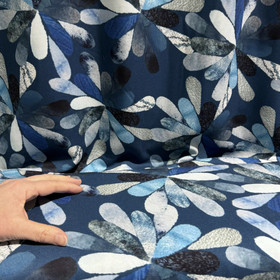 Viskoosi twill: Sinisävyiset kukat, tumma petrooli