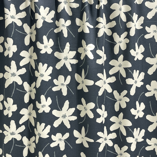 Viskoosi twill: Valkoiset suuret kukat, jeans - vaalea jeans