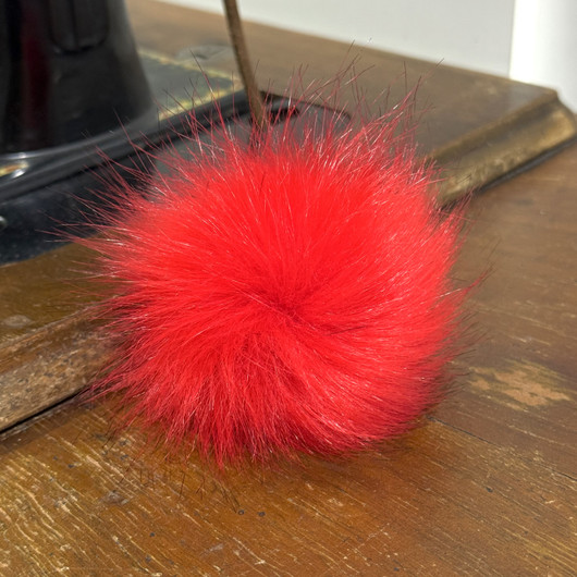 Tekoturkistupsu 8cm, punainen