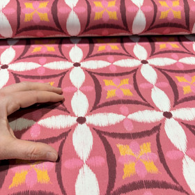 Canvas: Suuri kukkakuvio, korallinpunainen - luonnonvalkoinen - keltainen