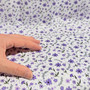 Puuvilla: Pienet violetit kukat, valkoinen - violetti - vihreä
