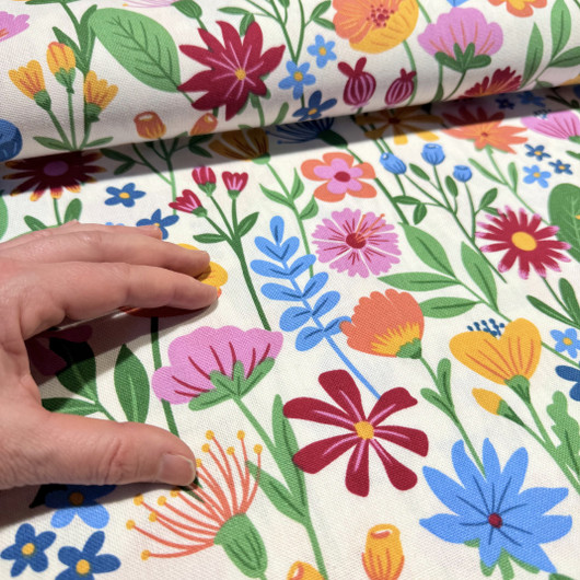 Canvas: Kukat, valkoinen - monivärinen
