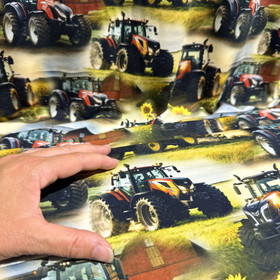 Digitrikoo: Punaiset traktorit, taivaansininen - vihreä