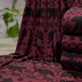 Kuviollinen merinovillaneulos: FOLK, viininpunainen - musta 