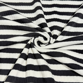 Leveä ribbitrikoo: Raidat, musta - luonnonvalkoinen 