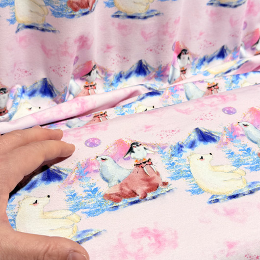 Digitrikoo: Piirretyt jääkarhut ja pingviinit, hento vaaleanpunainen 