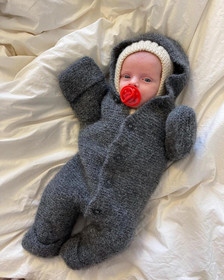 PetiteKnit: Selma's Sleep Suit -neuleohje 