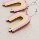 Pikkusateenkaari – korvakorut renkailla