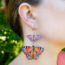 Neitoperhoset – korvakorut koukuilla