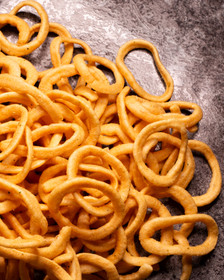 Sipuli- ja juustokiekurat