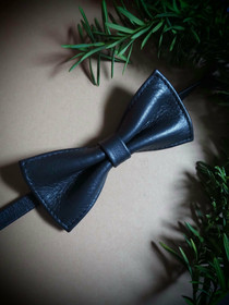 Nahkarusetti Aikuisten Musta Tikattu