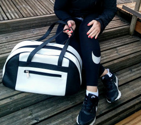 NUNNU MOVE tilava laukku reissuun, reeneihin, harrastuksiin