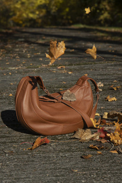 SINUHE Rento ja tilava olkalaukku.