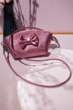 HELMI pieni rusettilaukku helmiäishohtoista vaaleanpunaista nahkaa