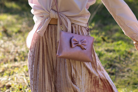 NAMI Metallinhohtoinen roosa, herkullinen kuin makea sorbetti.